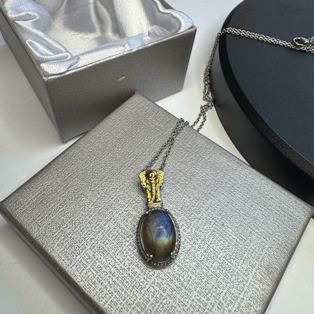 Karis Malagasy Labradorite Elephant Pendant in 18K YG